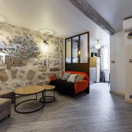 Coquet Place Du Pin *